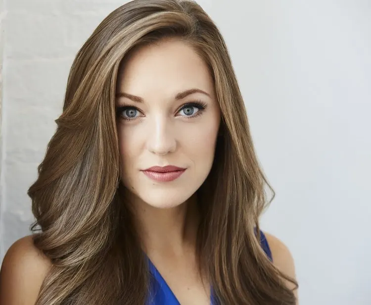 Laura Osnes